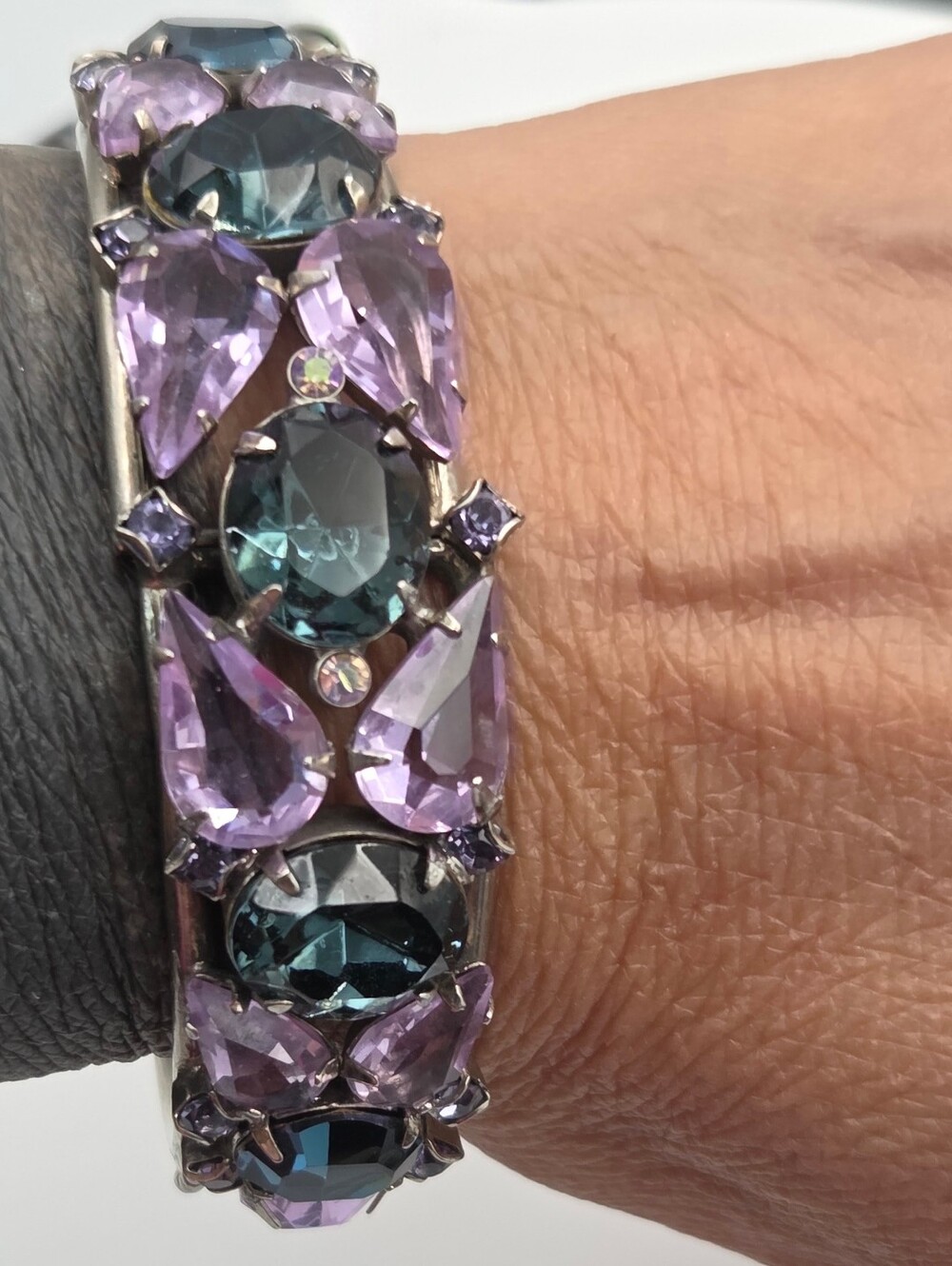 NEW SORRELLI PURPLE BLUE CLAMPER BRACELET - Picture 6 of 10